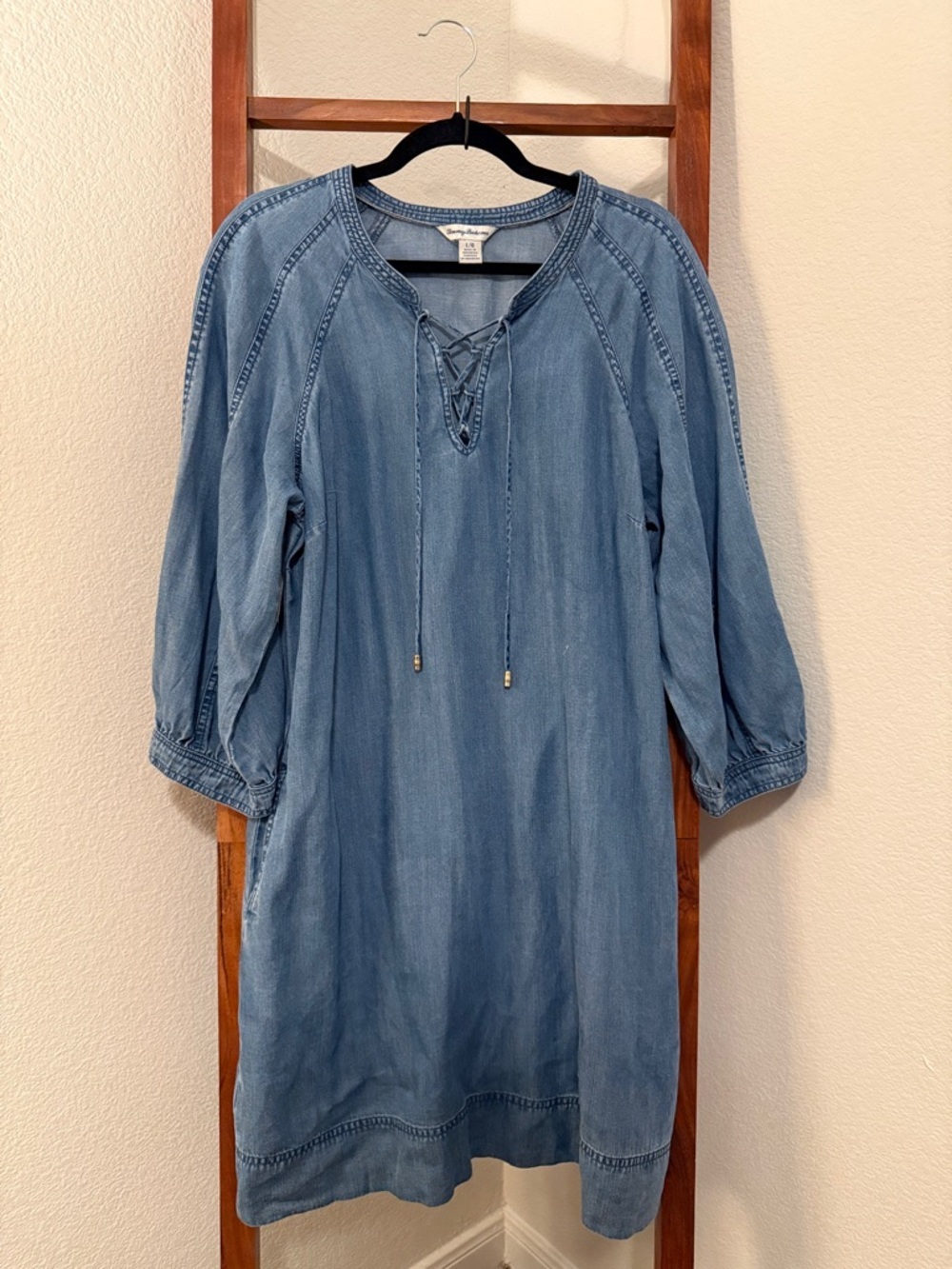 Tommy Bahama Chambray O’Lei Lace-Up Shift Dress Med Indigo Wash Size Large - Picture 1 of 6